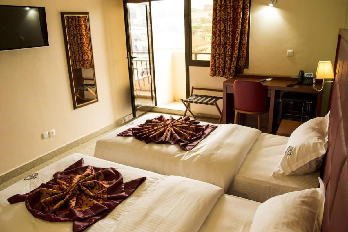 Hotel Jouvence International Yaoundé Esterno foto